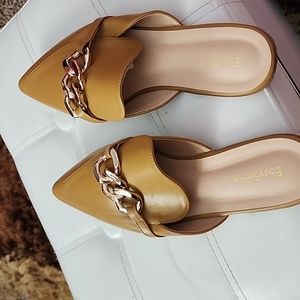 Women's shoes